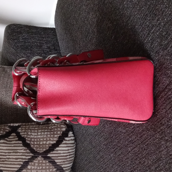 π΄SOLDπ΄πRARE/HTF Michael Korsπ - Cynthia Small Coral Chevron Saffiano Leather - Picture 8 of 16